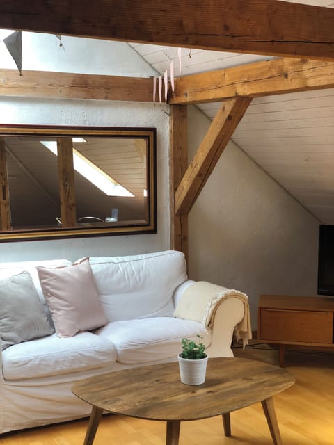 Comfort Studio Suite, Private Bathroom | Iron/ironing board, free WiFi, bed sheets