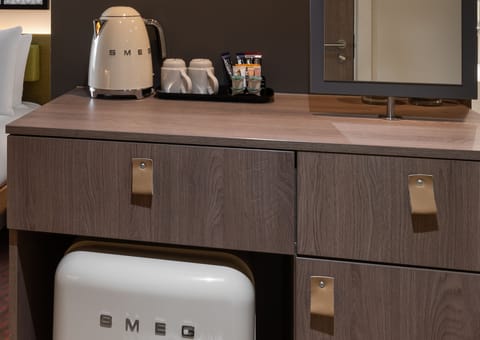 Minibar, in-room safe, desk, laptop workspace