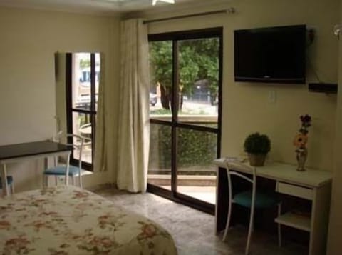 Apartamento TV/AR Duplo Terreo | Desk, iron/ironing board, free WiFi, bed sheets