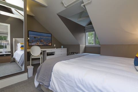 Suite | Pillowtop beds, in-room safe, desk, blackout drapes