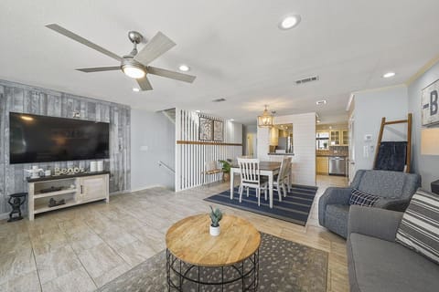 Dolphin Cove - Beachfront Holiday Isle Pet-Friendly Townhome in Destin, Florida with Ocean Views from Balcony - Bliss Beach Rentals