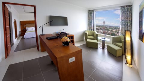 Junior Suite (Single) | Premium bedding, minibar, in-room safe, desk