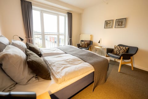 Comfort Room | Premium bedding, iron/ironing board, free WiFi, bed sheets