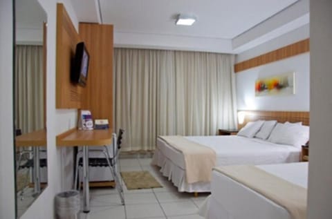 Deluxe Twin Room | In-room safe, desk, blackout drapes, free WiFi