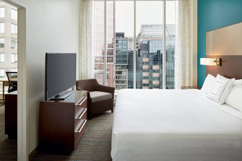 Premium Suite, 1 Bedroom, Non Smoking | Premium bedding, in-room safe, desk, laptop workspace