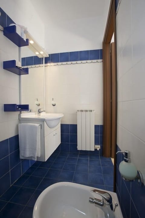 Double Room | In-room safe, free WiFi, bed sheets