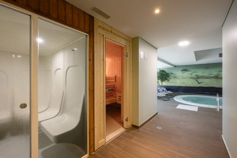 Sauna, spa tub, steam room, massages