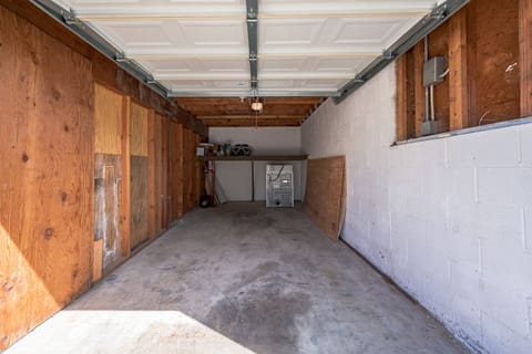 Garage to keep personal items like bikes. Please park in front of garage
