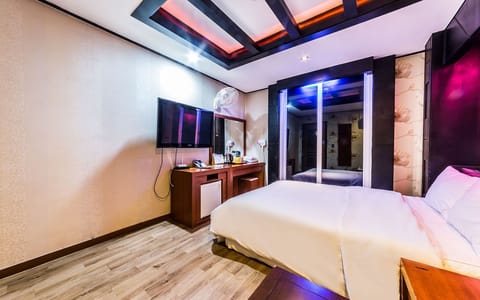 Room (Standard) | 1 bedroom, free WiFi, bed sheets