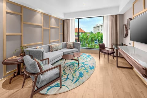 Suite, 1 Bedroom, Non Smoking | Courtyard view