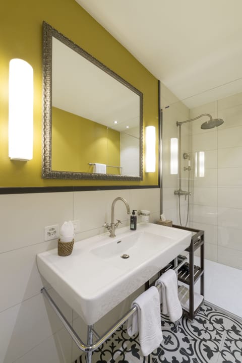 Signature Double Room | Bathroom | Combined shower/tub, deep soaking tub, free toiletries, bathrobes