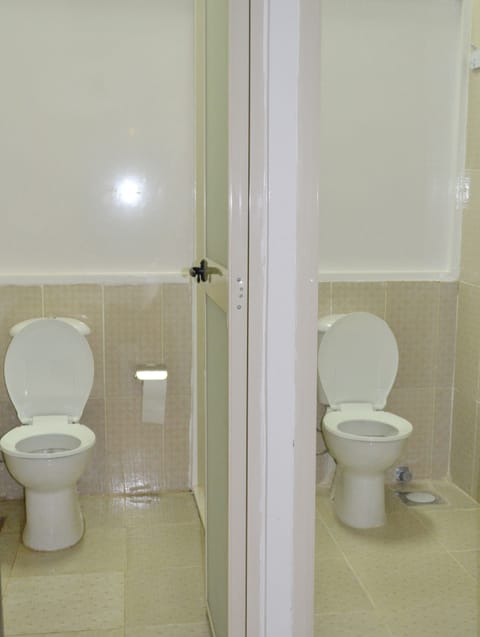 Single Room, Shared Bathroom | Bathroom | Shower, free toiletries, hair dryer