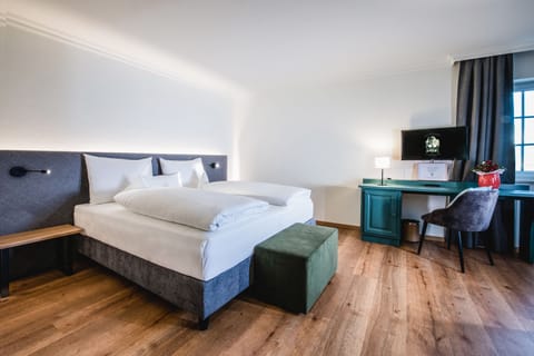 In-room safe, desk, rollaway beds, WiFi