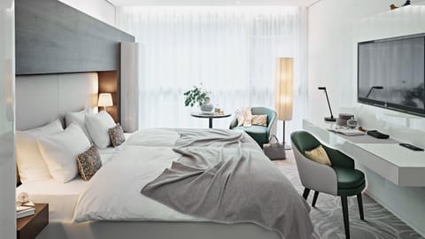 Deluxe Room | 1 bedroom, premium bedding, minibar, in-room safe
