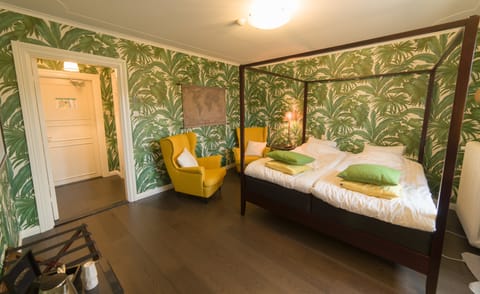 Double Room | Individually decorated, individually furnished, desk, blackout drapes