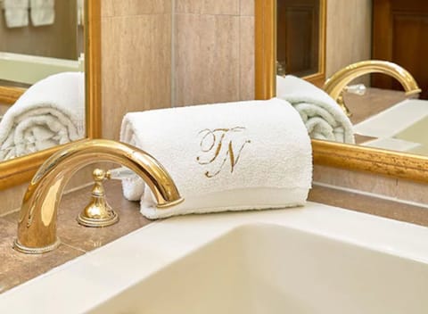 Signature Executive Suite | Room amenity