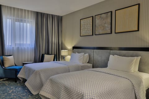 Deluxe Twin Room | Frette Italian sheets, premium bedding, pillowtop beds, minibar