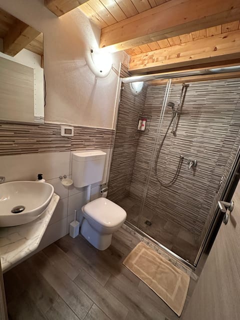 House, 2 Bedrooms, Accessible, Balcony | Bathroom | Bidet