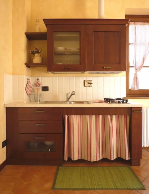 Apartment, 1 Bedroom | Private kitchen | Fridge, cookware/dishes/utensils