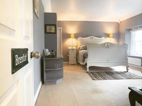 Superior Double Room, Private Bathroom (Brentor)