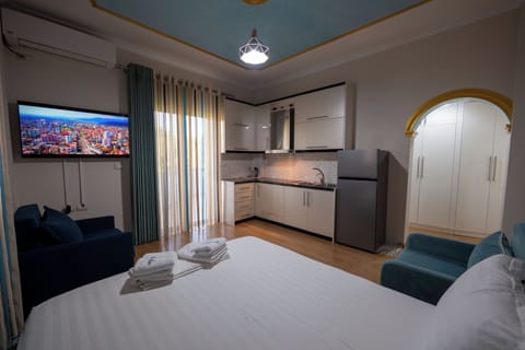 Quadruple Room with Kitchen | In-room safe, free WiFi, bed sheets