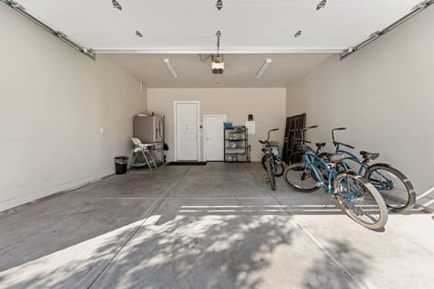 Townhome, 5 Bedrooms | Interior