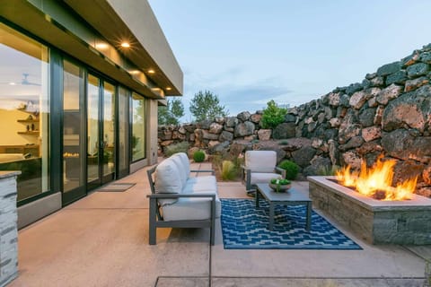 House, 3 Bedrooms | Property grounds