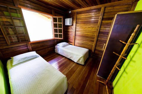 Hypo-allergenic bedding, minibar, free wired internet, bed sheets