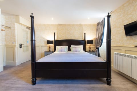 Four Poster/Superking Room | Egyptian cotton sheets, premium bedding, pillowtop beds