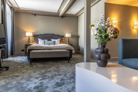 King's Suite | Premium bedding, minibar, in-room safe, individually decorated