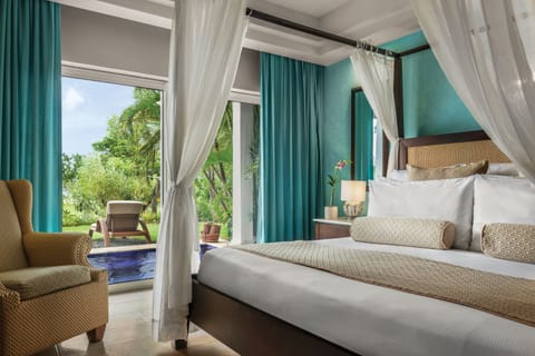Enclave Master Suite Ocean Front - 1 King | Premium bedding, pillowtop beds, minibar, in-room safe