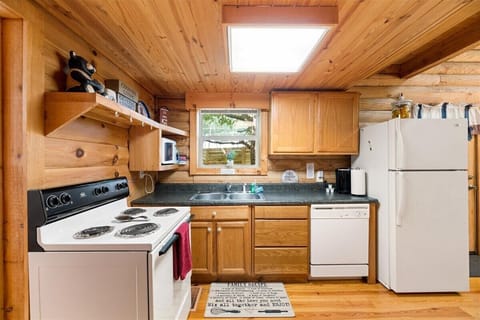 Fully stocked kitchen w/Keurig and drip coffee machines. Creamers, coffees.