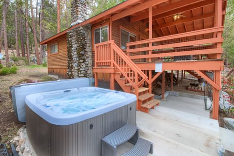 Stay and enjoy a one of a kind view of the stars while you soak away all your worries in this relaxing 4 person hot tub!