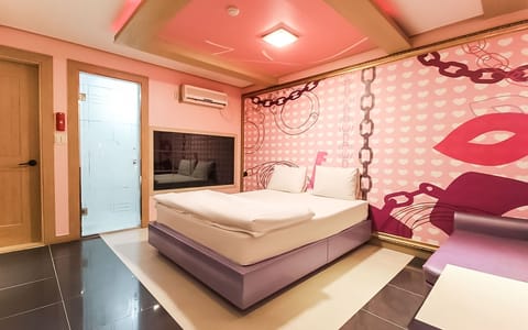 Room (Standard room) | 1 bedroom, free WiFi, bed sheets