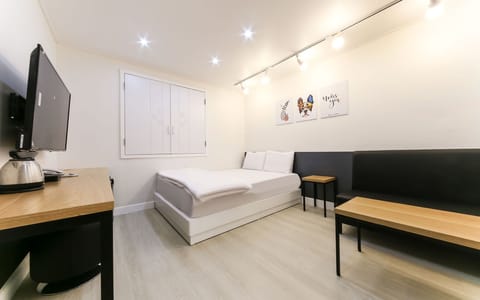 Room (1 high-spec semi-private room (unlimi) | 1 bedroom, free WiFi, bed sheets