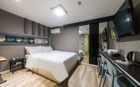 Room (Standard Room) | 1 bedroom, free WiFi, bed sheets