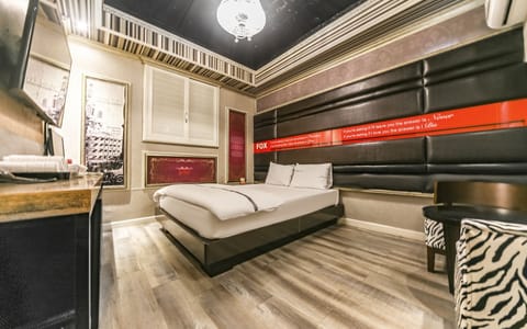 Room (Early Bird Walkie Special Deal (Netfl) | 1 bedroom, free WiFi, bed sheets