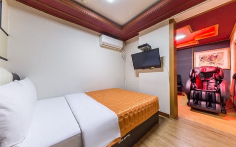 Room (Special Room C (Netflix Available)) | 1 bedroom, free WiFi, bed sheets