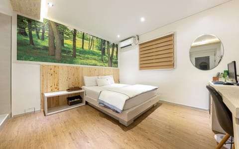Room (Cypress Healing Room) | 1 bedroom, free WiFi, bed sheets