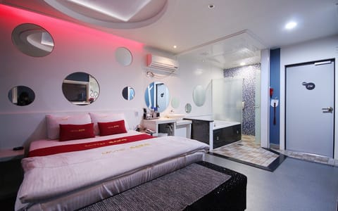 Room (Special Room -1room 1parking (open sk) | 1 bedroom, free WiFi, bed sheets