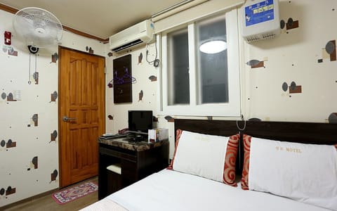 Room (Standard room (No parking/ No PC/ No ) | 1 bedroom, free WiFi, bed sheets