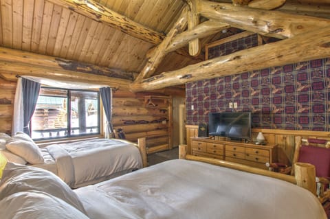 Standard Cabin, 2 Double Beds (Grayling Creek) | Floor plan
