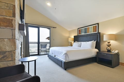 Grand Penthouse, 3 Bedrooms (Grand Summit) | Premium bedding, pillowtop beds, in-room safe, iron/ironing board