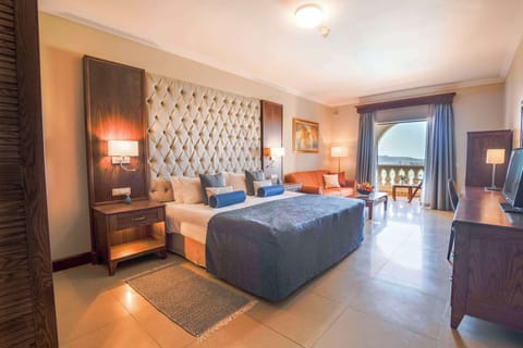 Premium Suite (Grand Suite) | 1 bedroom, hypo-allergenic bedding, minibar, in-room safe