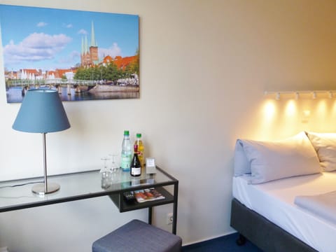 Double rooms with private external bathroom | Desk, free WiFi, bed sheets