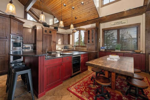 Breakfast nook seating for 6