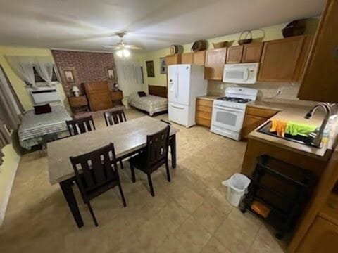 Cottage, 1 Bedroom | Private kitchen | Fridge, microwave, oven, coffee/tea maker