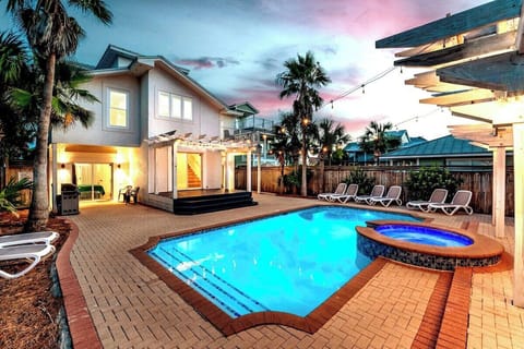 See yourself enjoying our spectacular outdoor oasis!