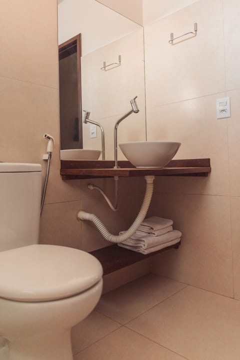 Superior Double Room | Bathroom | Shower, towels