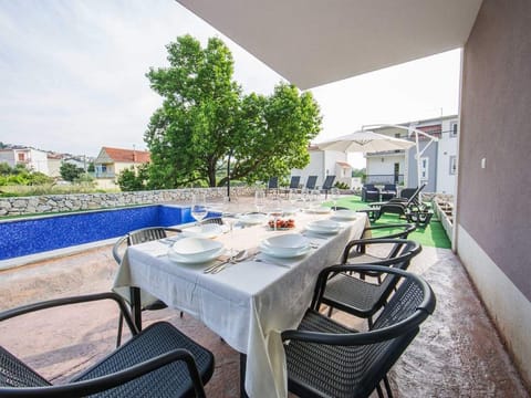 House (Six Bedroom holiday home with Swimmin) | Terrace/patio